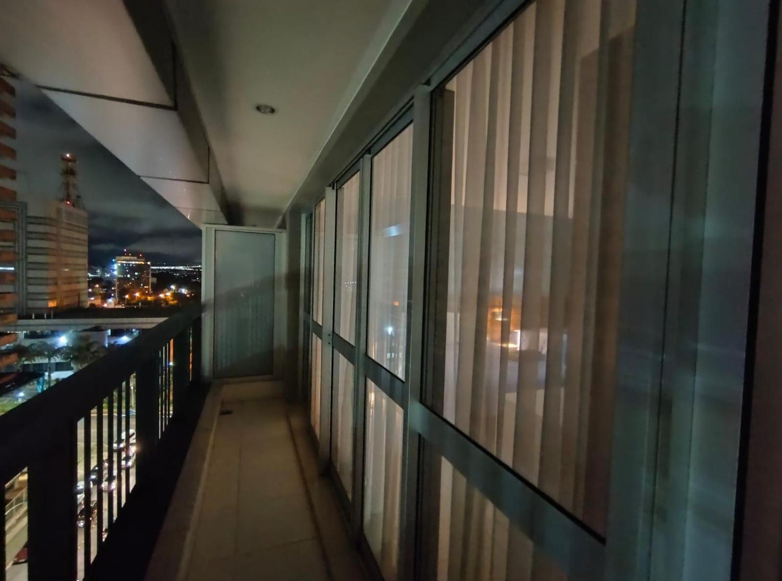 Grand Mercure Flat Particular Com Varanda, Garagem E Wi-fi 4* Brasília