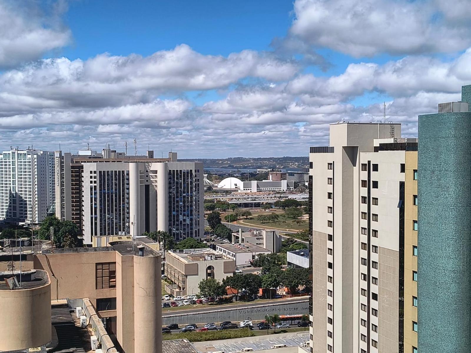 Grand Mercure Flat Particular Com Varanda, Garagem E Wi-fi Hotel Brasília
